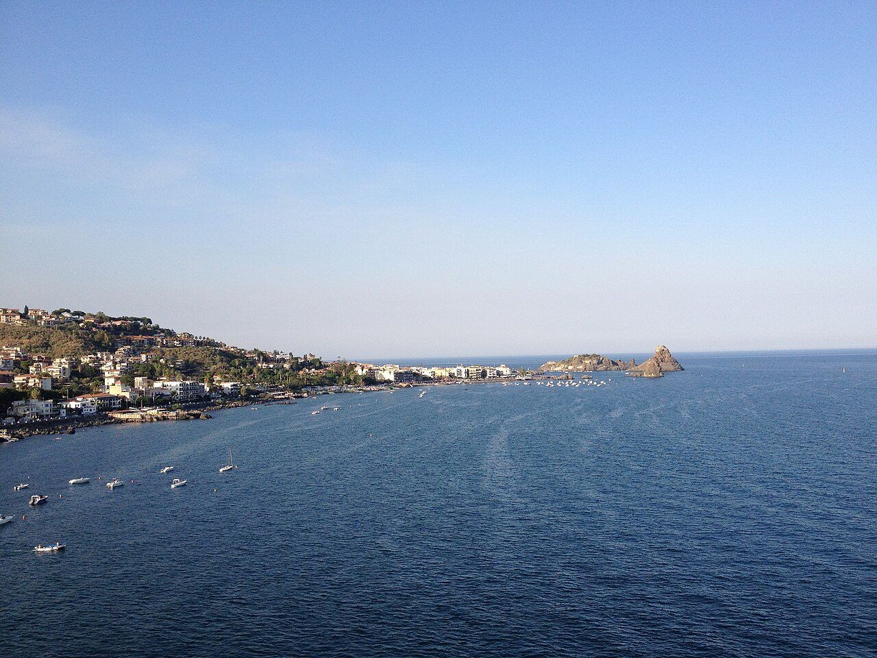 Castello di Aci — Aci Castello