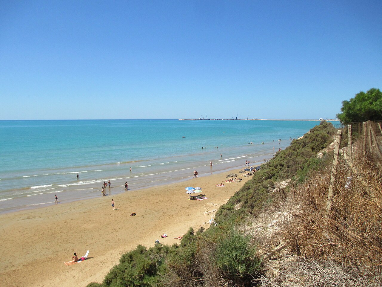 Spiaggia Pietre Nere — Pozzallo