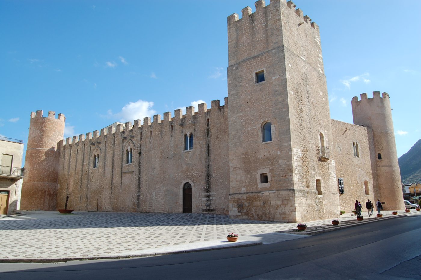 Castello dei Conti — Modica